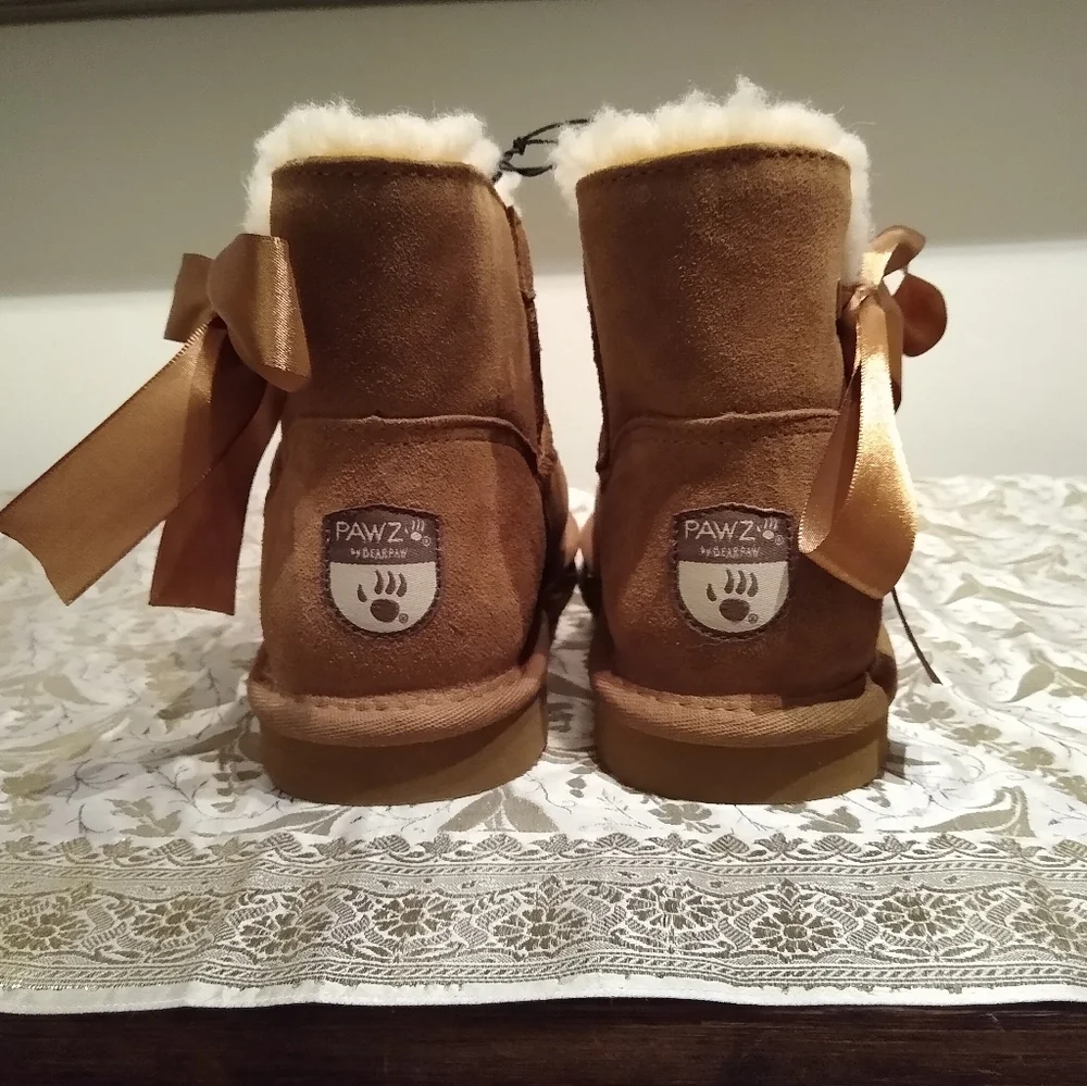 PAWZ Tan Booties, size 6 - Picture 2 of 5